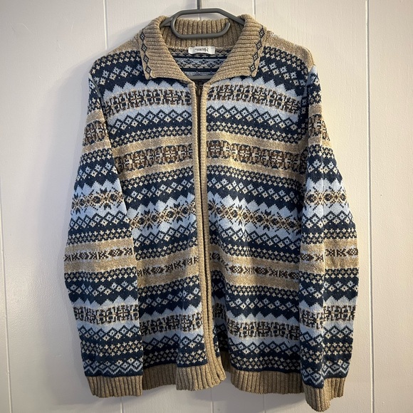 Northern Reflections Zip up. No size tag fits small-medium. - Picture 1 of 5